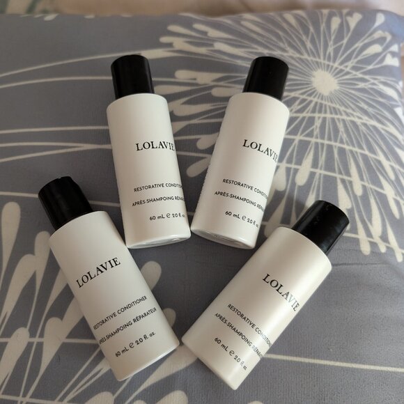 Lolavie Restorative Conditioner By Jenifer Aniston - Picture 1 of 2